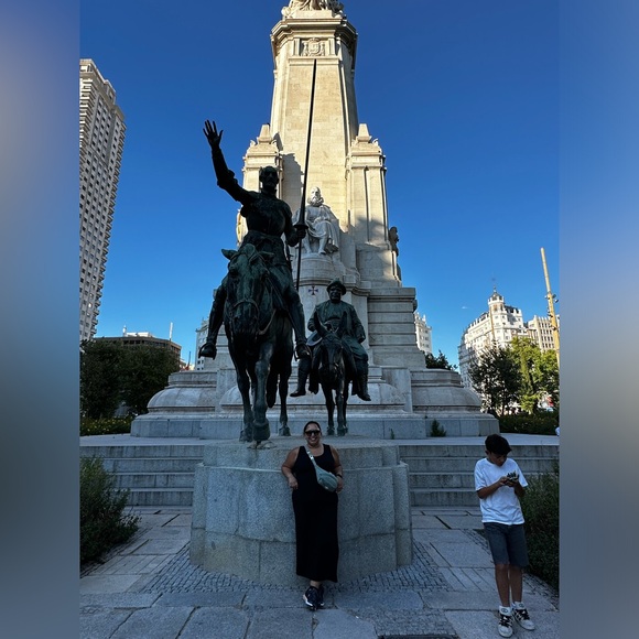 Meet your Posher, Jennifer - Picture 4 of 4